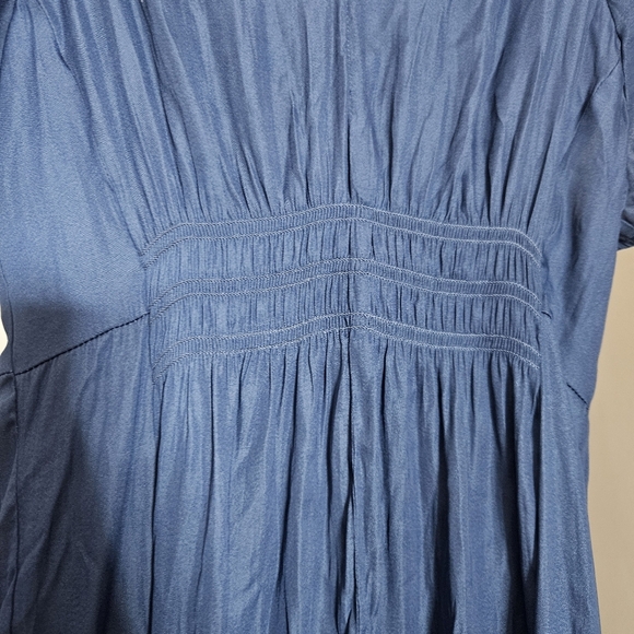 Rielle Satin Tiered V-neck Midi Dress Blue Short Sleeve size XS NWT - Picture 6 of 8